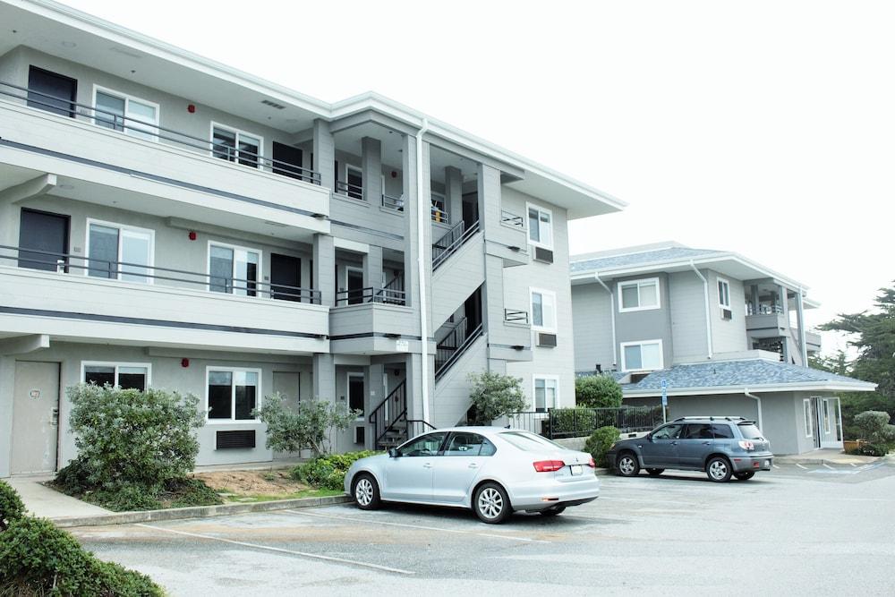 Country & By Radisson, Monterey Beachfront-marina, Ca Hotel