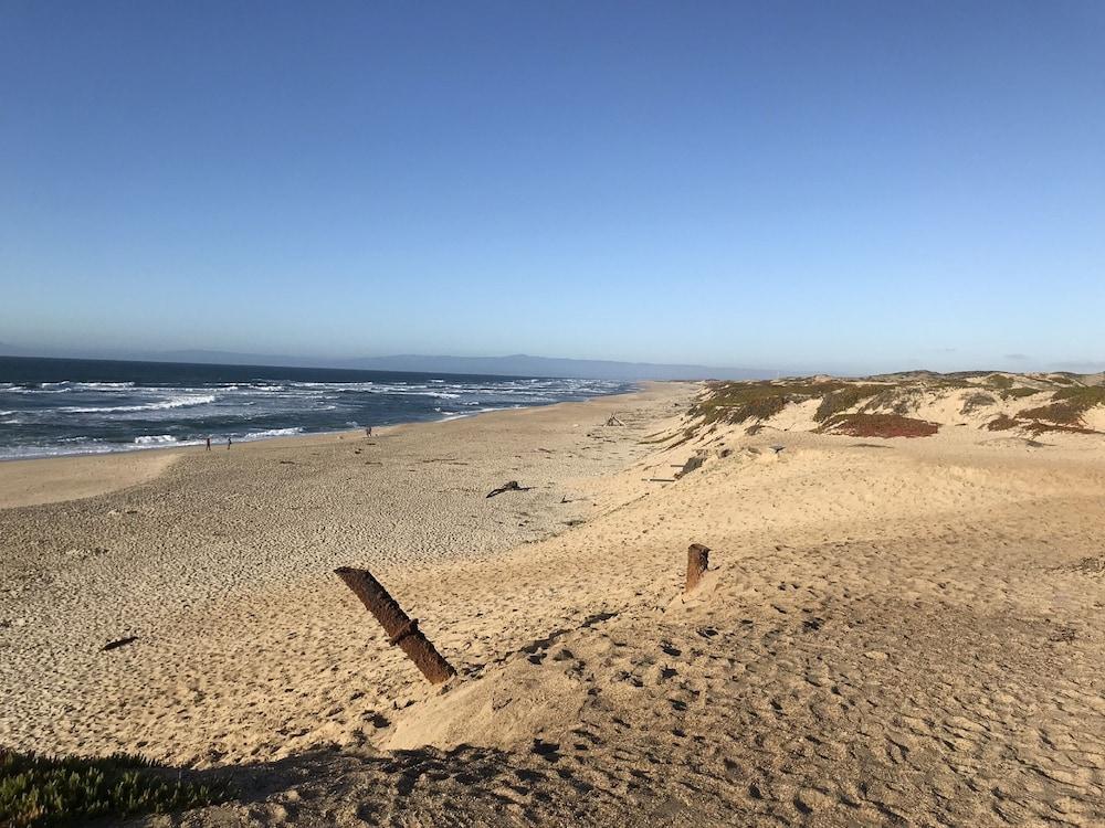 Hotel Country & By Radisson, Monterey Beachfront-marina, Ca 2*
