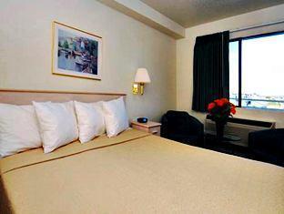 Hotel Country & By Radisson, Monterey Beachfront-marina, Ca Marina