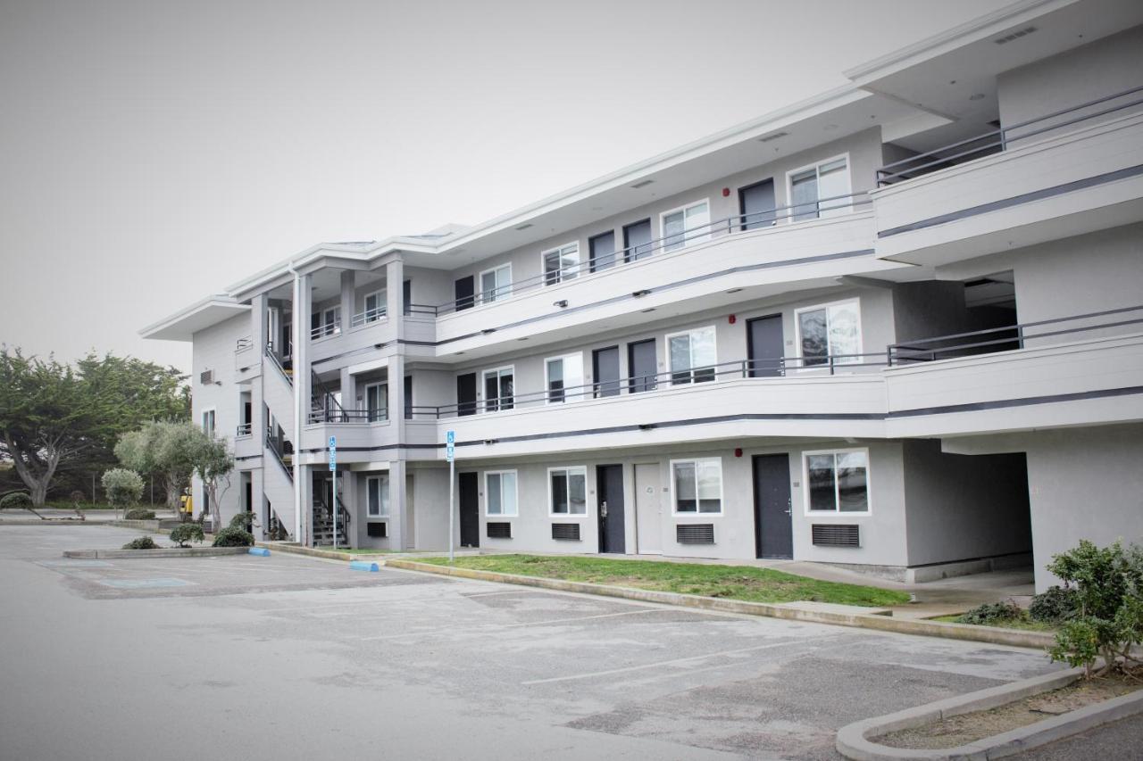 Hotel Country & By Radisson, Monterey Beachfront-marina, Ca