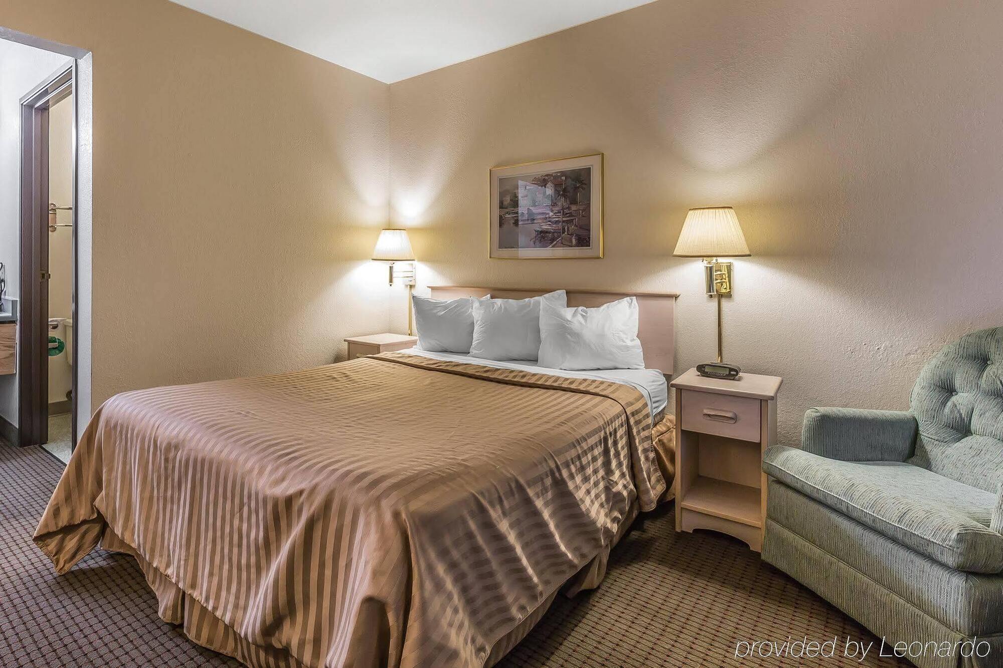 Hotel Country & By Radisson, Monterey Beachfront-marina, Ca 2*