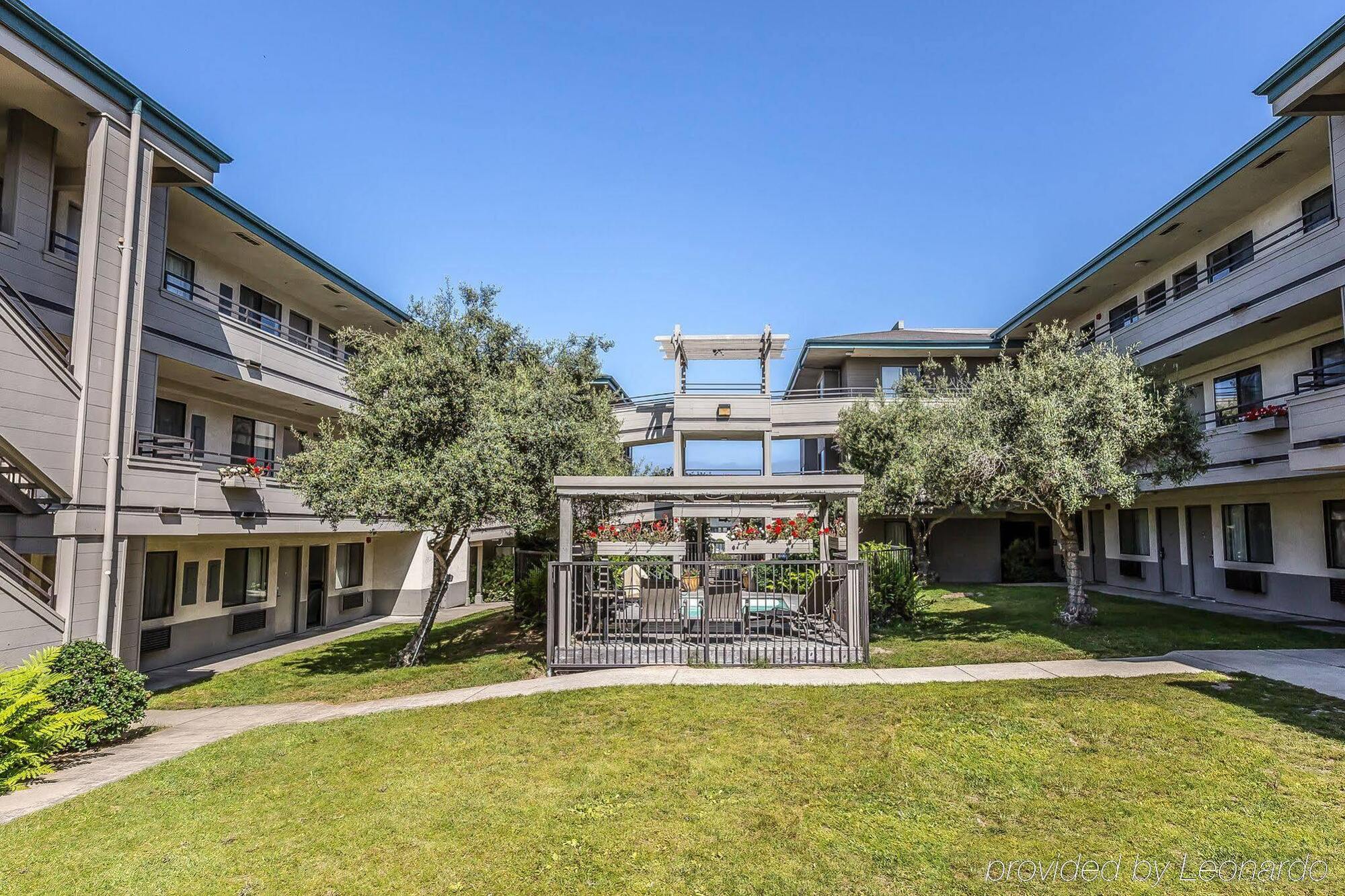 Country & By Radisson, Monterey Beachfront-marina, Ca Hotel 2*